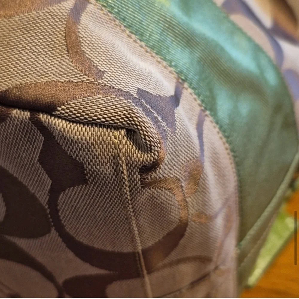 Coach Signature Stripe‎ Green Trim Tote Bag F0688-10125